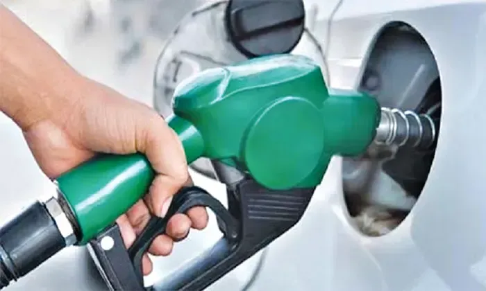 Global crude oil prices sink to two-week low
