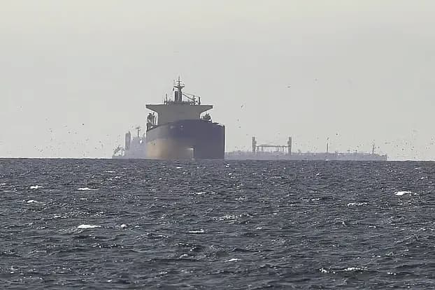 Two Chinese Supertankers Cross Strait of Hormuz with 4 million Barrels of Oil